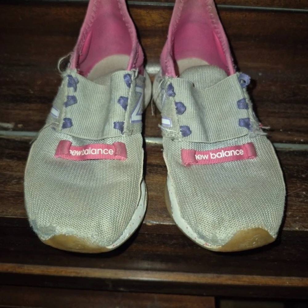 Roxy Kids Slip-On Sneakers in Beige with Pink Lining